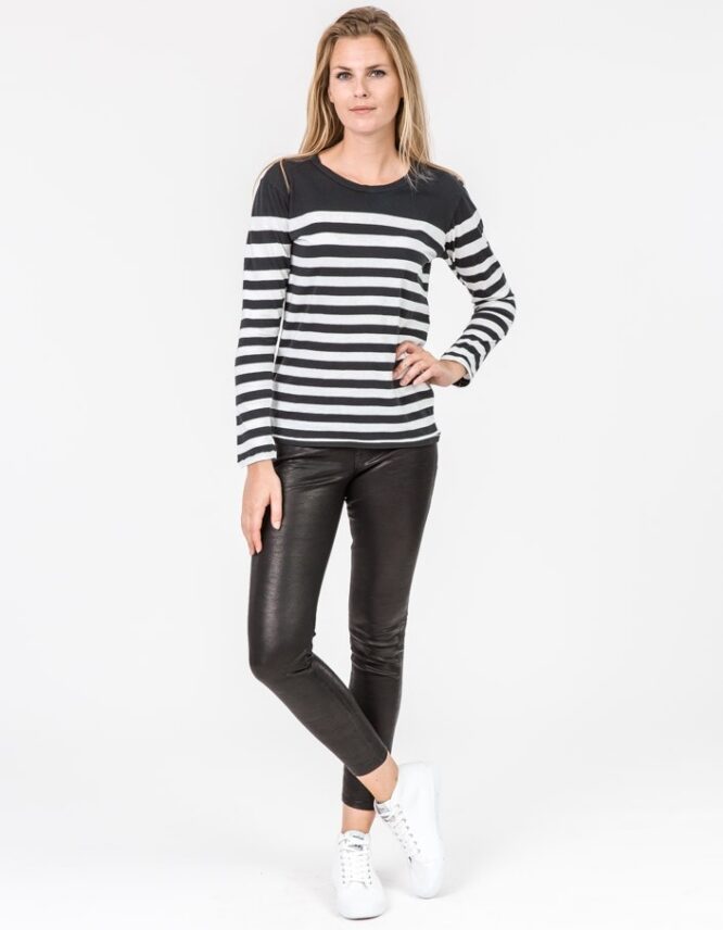 Seam L/S Tee With Tail - Image 5